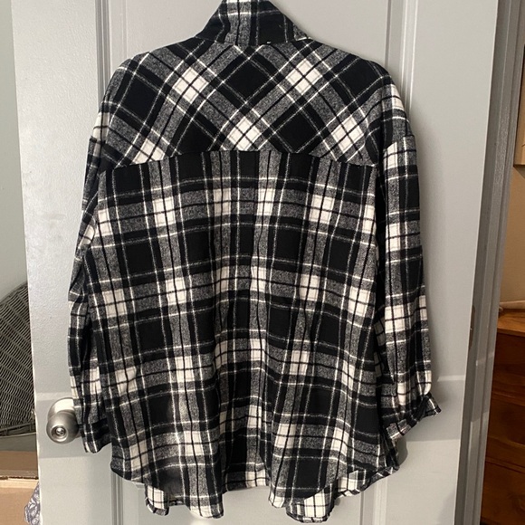 Black and White Plaid Shirt - Picture 4 of 4